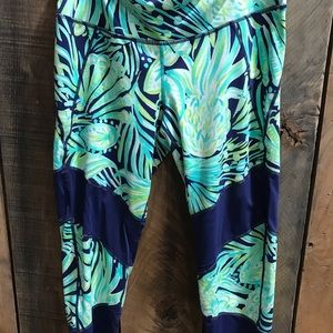 Lilly Pulitzer Luxletic pant. Size Large excellent preowned condition